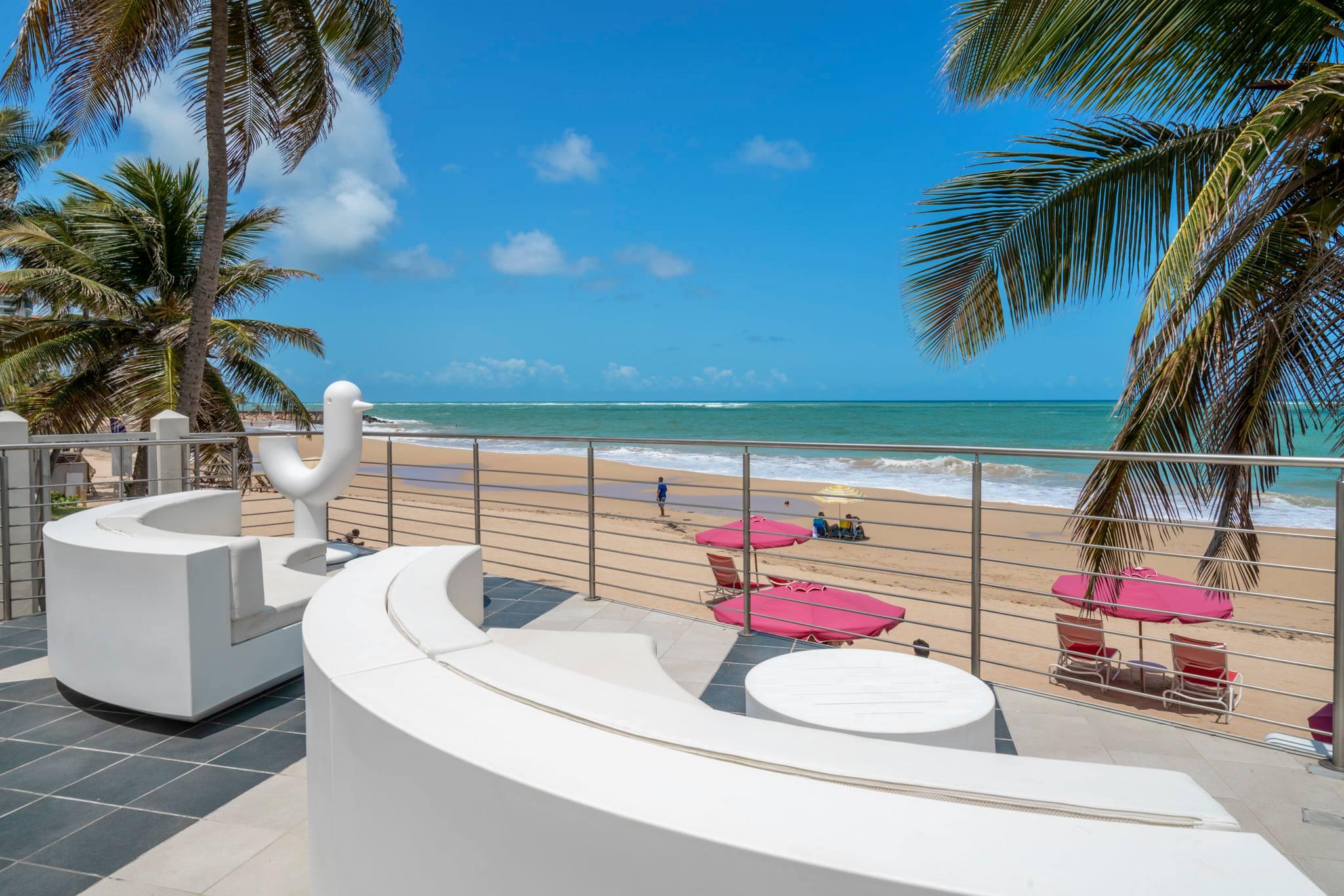 The Tryst Beachfront Hotel San Juan Bagian luar foto